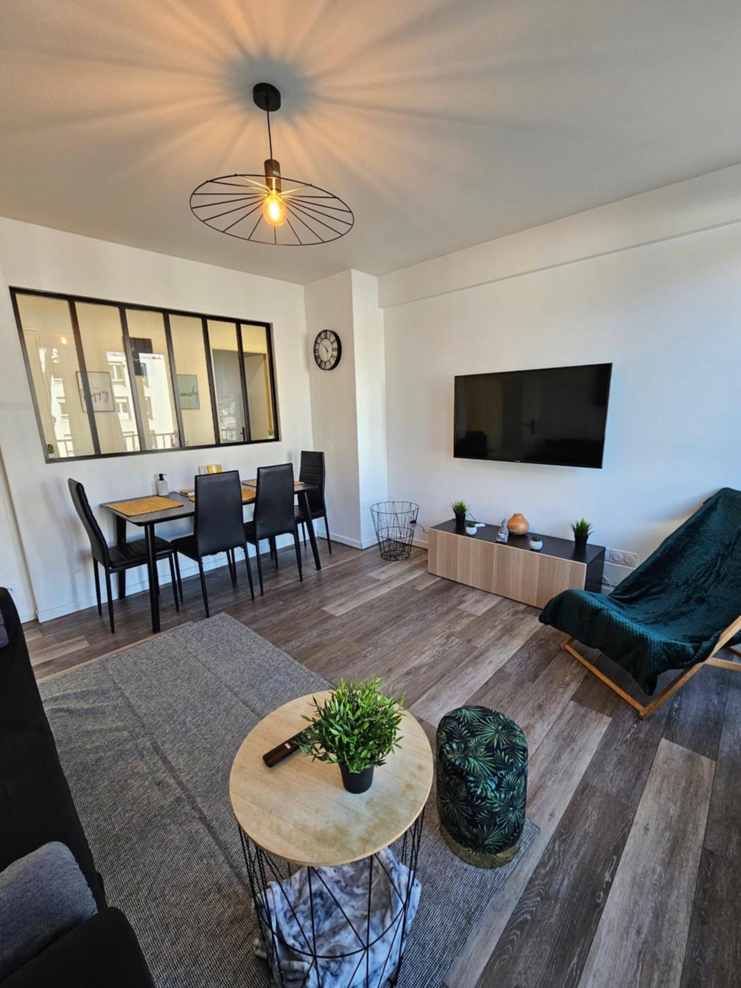 Charmant & Spacieux 3 Chambres - Mm Apartment - Lyon Grand Parilly Vénissieux المظهر الخارجي الصورة